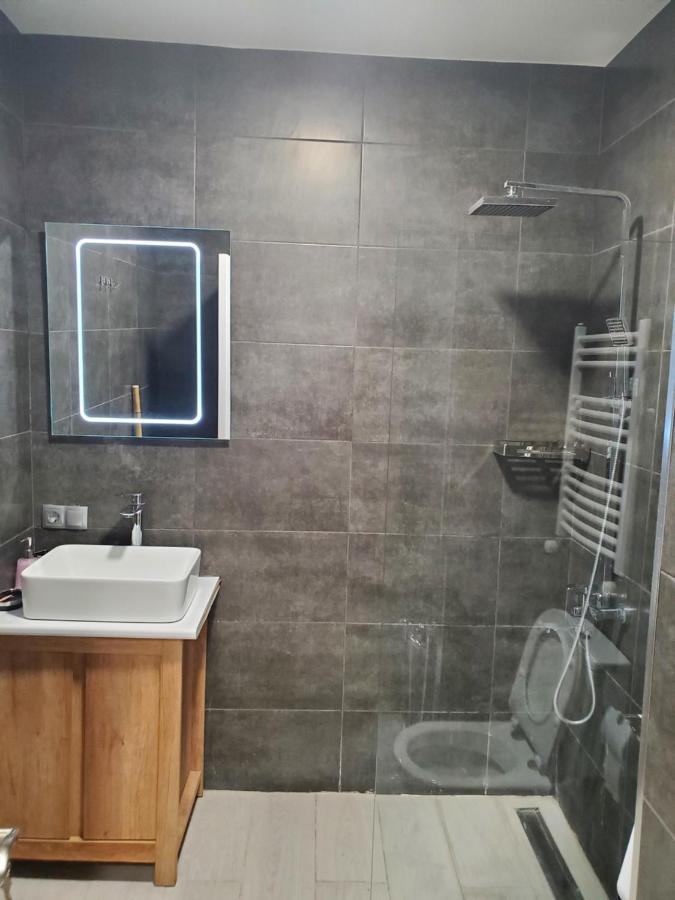 Cozy 1-Bedroom Unit In Tbilisi, With Amazing View Bagian luar foto
