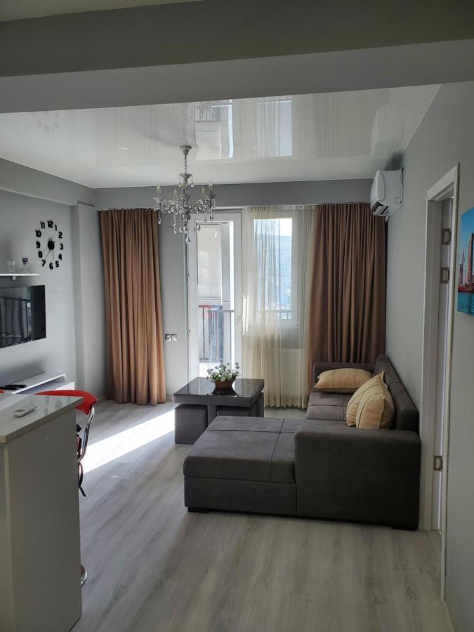 Cozy 1-Bedroom Unit In Tbilisi, With Amazing View Bagian luar foto