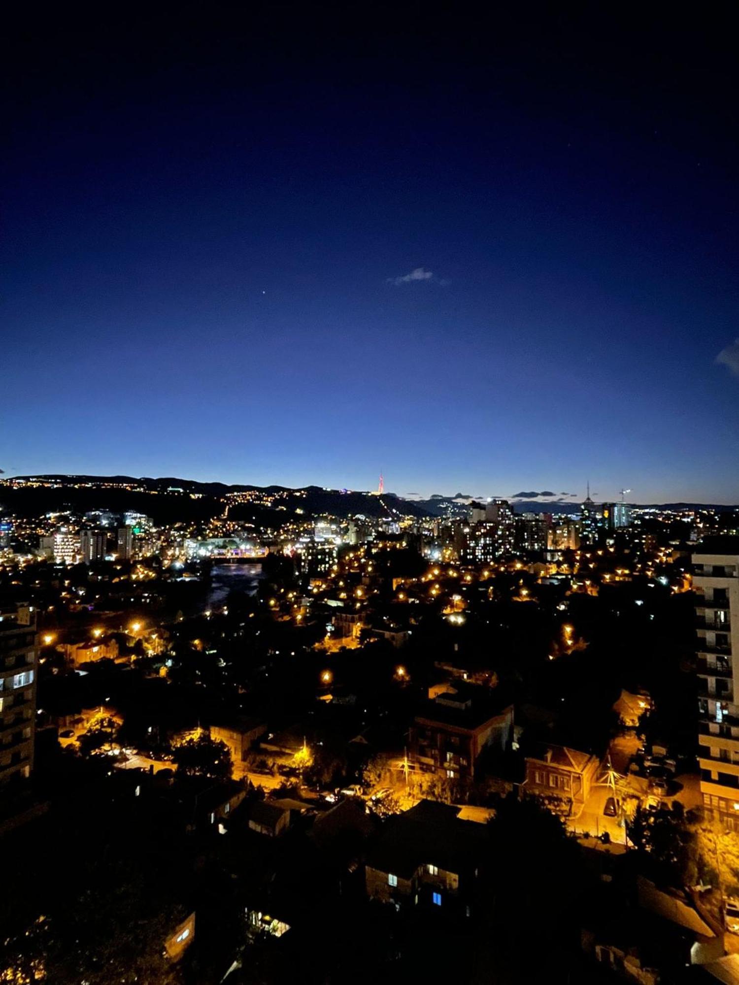 Cozy 1-Bedroom Unit In Tbilisi, With Amazing View Bagian luar foto